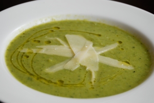 Asparagus and courgette soup